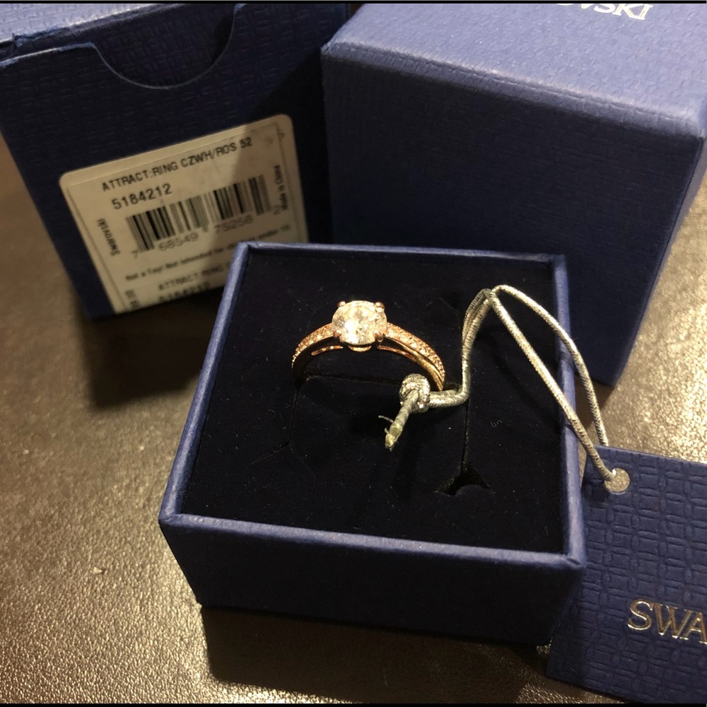 SWAROVSKI ATTRACT ROUND RING SMALL 52